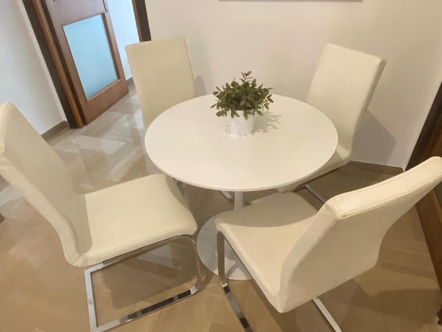 Caesar Apartment Bari Luaran gambar